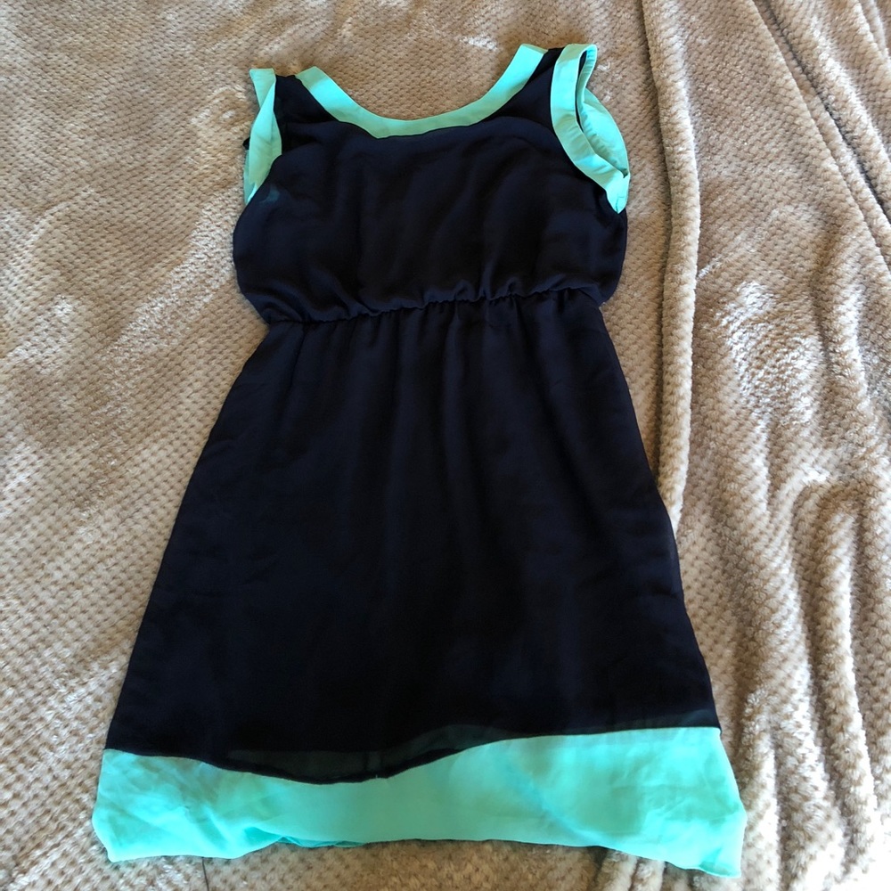 Cute teal and navy dress!
